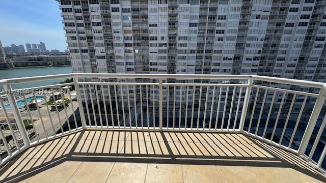 Building Photo - 18051 Biscayne Blvd