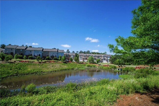 Building Photo - 1595 Ridgebrook Downs