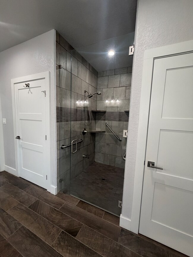 Building Photo - 2408 Birkdale Ln