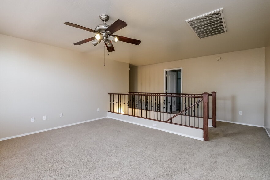 Building Photo - 6890 S Pearl Dr