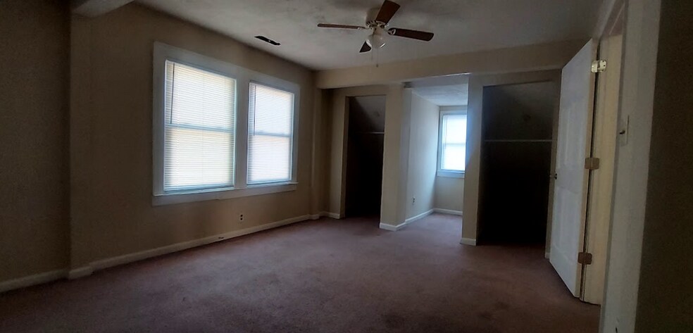 Building Photo - 1708 E 4th St