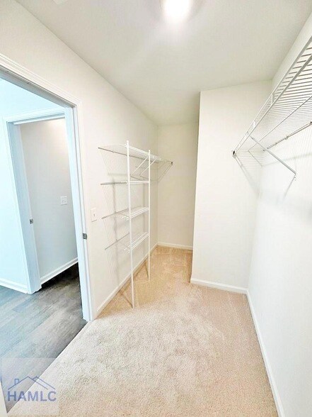 Building Photo - 163 Hogan Dr