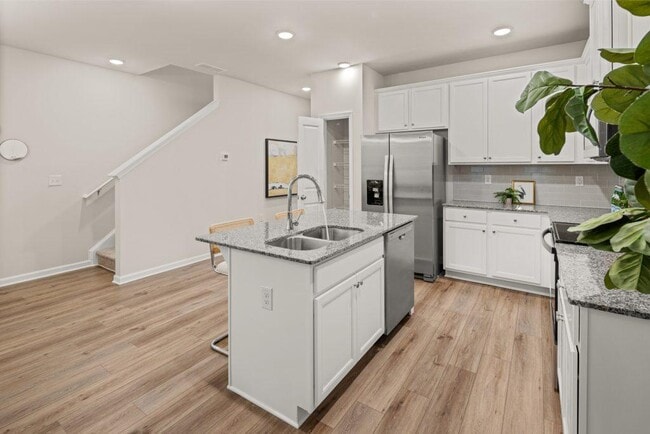 Building Photo - 4285 Notting Hill Dr SW