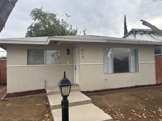 Building Photo - Clean 3 Bedroom / 1.5 Bathoroom House in T...