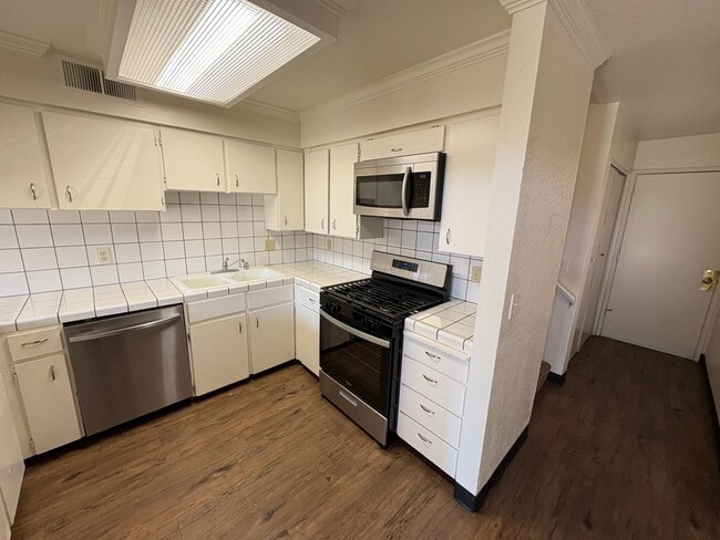 Building Photo - 3 Bedroom Home located in Westgate Neighbo...
