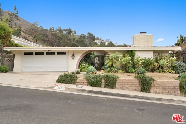 Building Photo - 1324 El Hito Cir