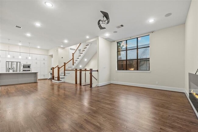 Building Photo - 4813 Caroline St