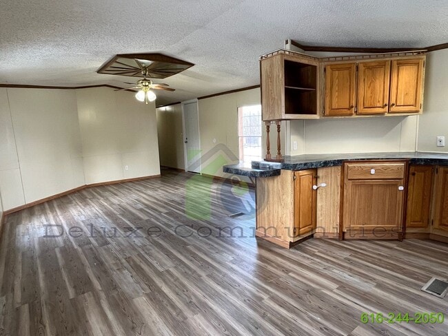 Building Photo - 3 Bedroom Mobile Home Available NOW! Baseline Estates Park