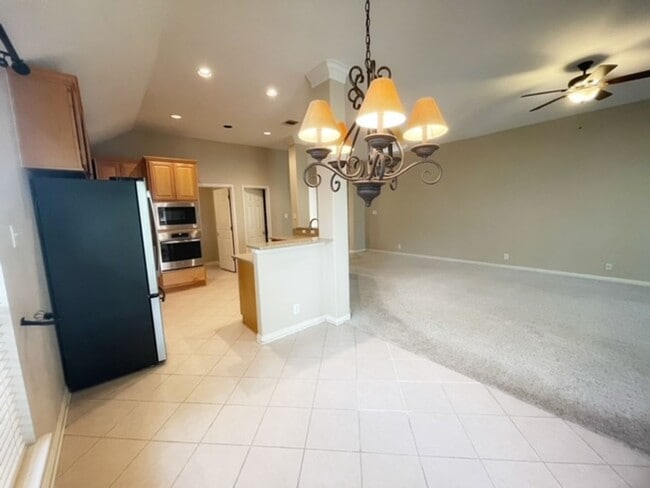 Building Photo - Fall in love with this Absolutely Beautiful 1 Story home in The Heights Of Stone Oak