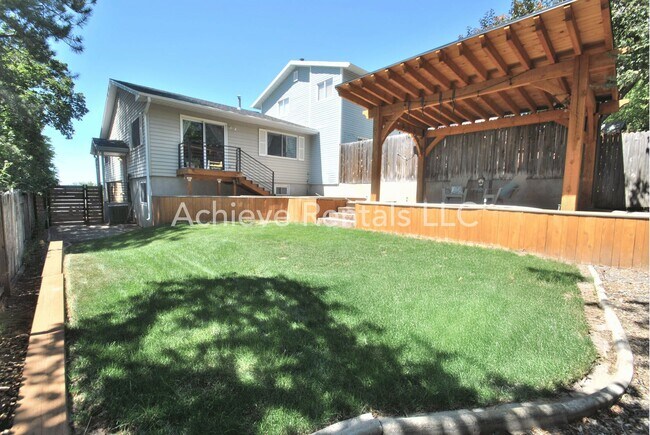Primary Photo - 106 River Heights Blvd