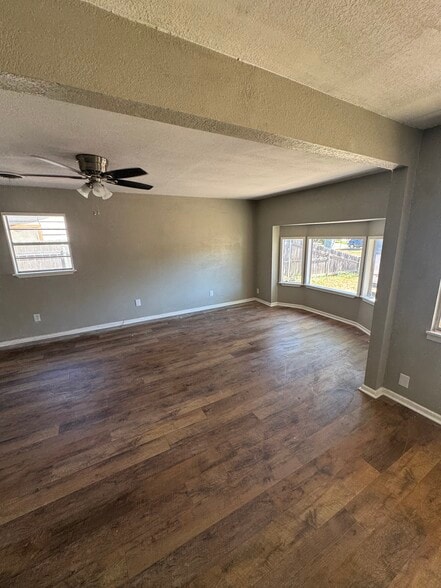 Building Photo - 1802 Dayton Dr