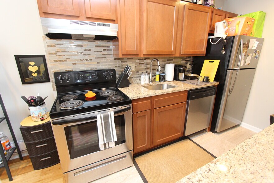 Bloomfield Apartments 5700 Bryant St Pittsburgh PA 15206 Apartment