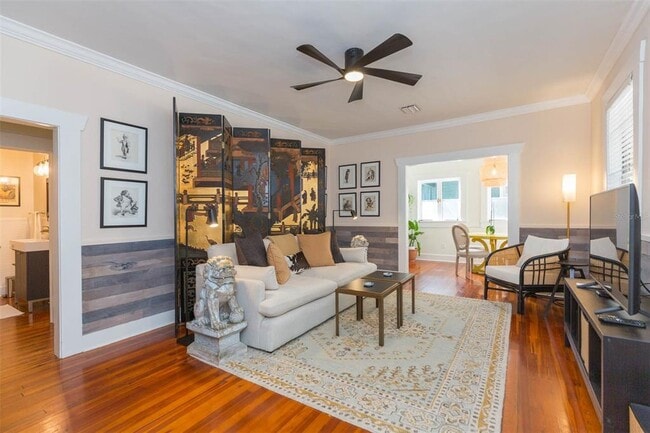 Building Photo - 917 E Broad St