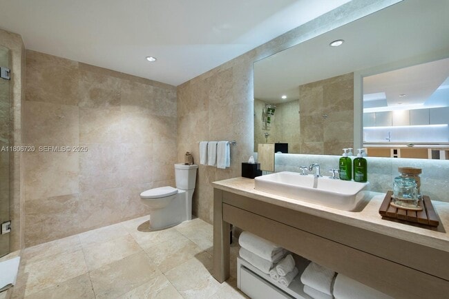 Building Photo - 102 24th St