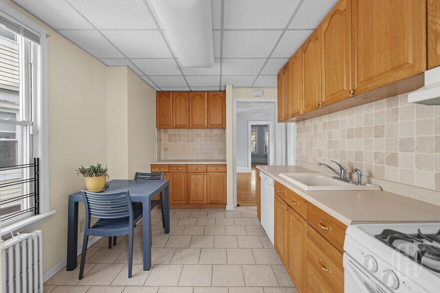 Building Photo - 222 Albemarle Rd