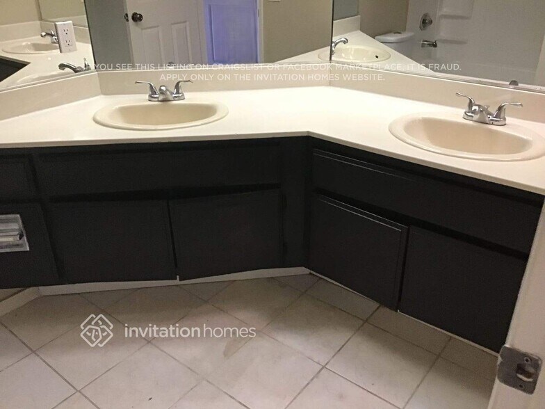 Building Photo - 22579 Naranja St