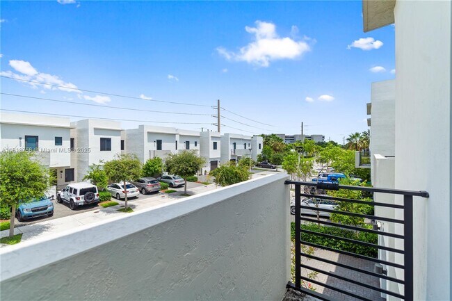 Building Photo - 535 SW 91st Pl