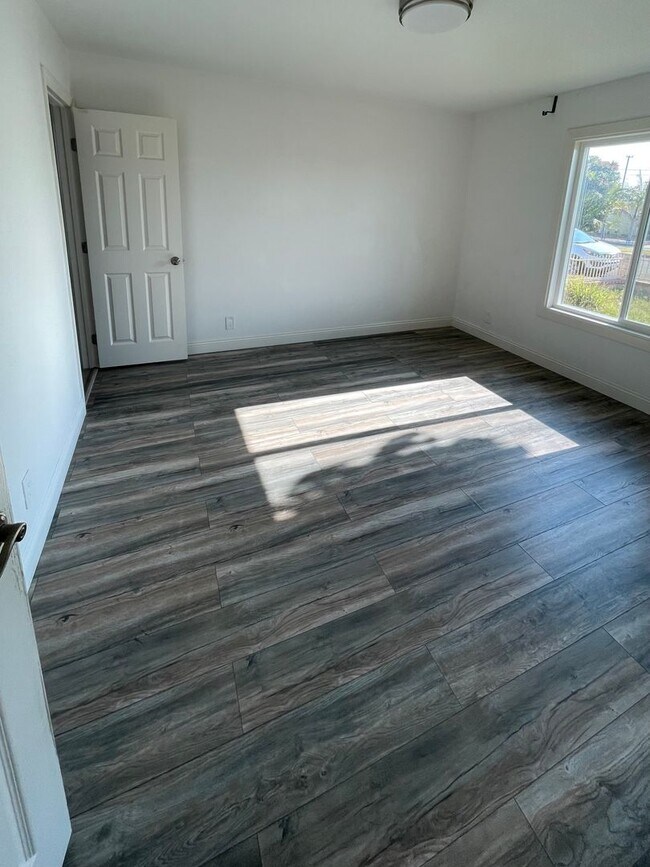 Building Photo - 14521 Ontario Dr