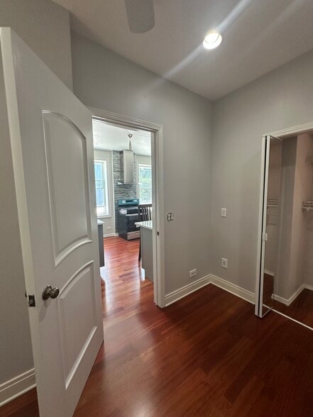 2nd bedroom - 2216 W Belmont Ave