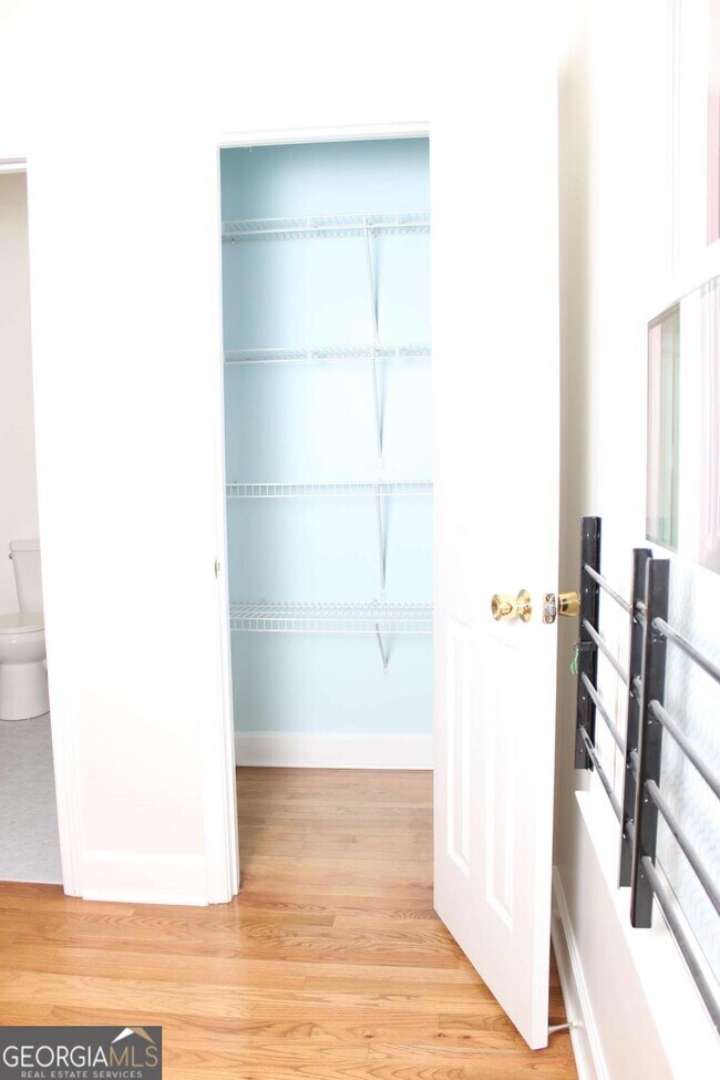 Building Photo - 1124 Center St NW