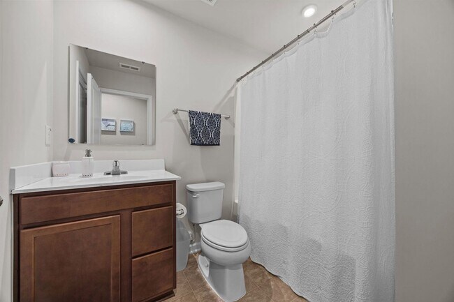 Building Photo - 160 Day Song Ct