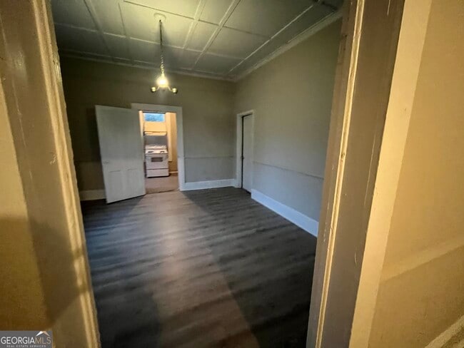 Building Photo - 910 Truitt Ave