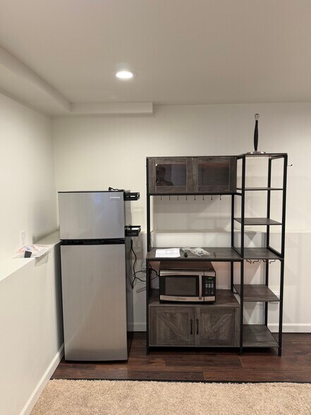 Building Photo - 6871 Xavier Cir