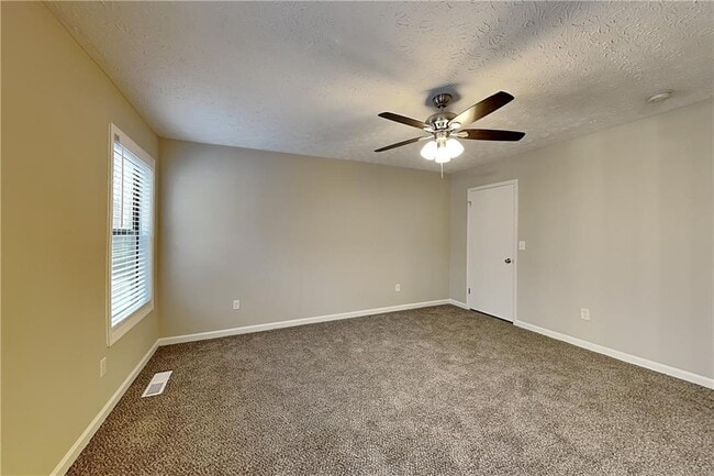 Building Photo - 647 Sunshine Trce NW