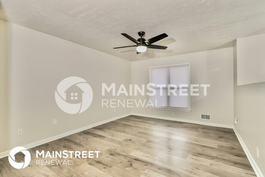 Building Photo - 9104 Royal Oak Dr