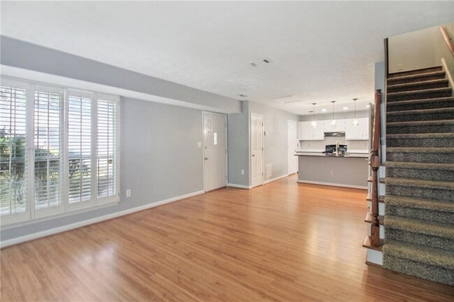 Building Photo - 1058 Mansfield Ct