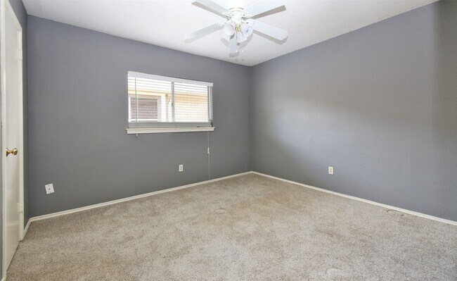 Building Photo - 14002 Taco Ct