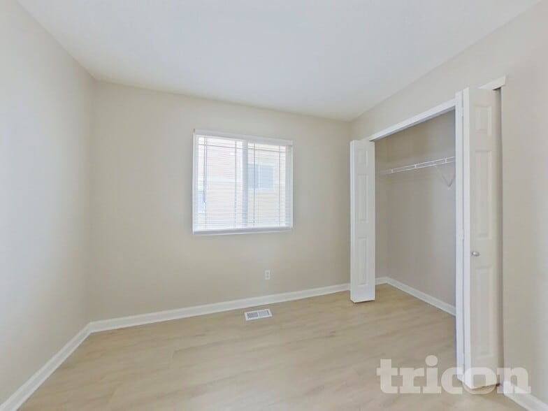 Building Photo - 4200 Laurel Dr