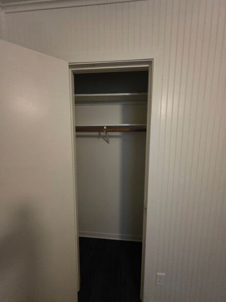 Building Photo - 4207 Woodcrest Dr