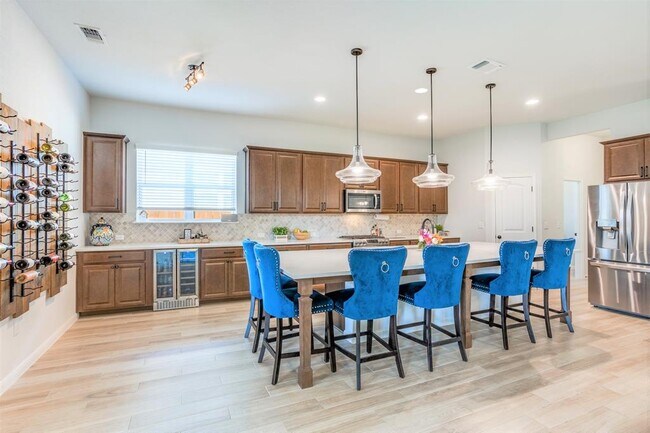 Building Photo - 8313 Silhouette St