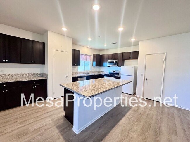 Building Photo - 11784 Ginger St