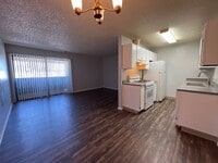 Building Photo - 2 Bedroom 1 Bathroom Apartment in Aurora  **Move-In Special**