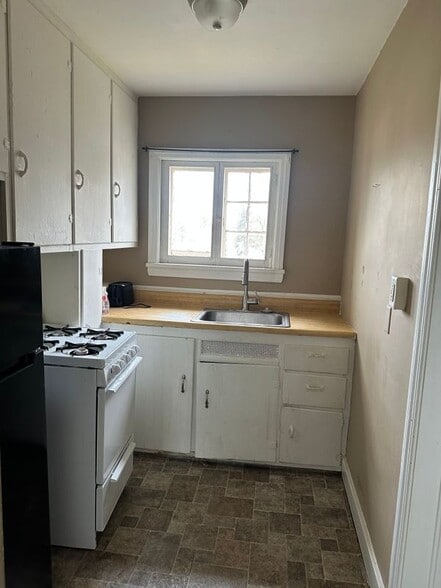 Building Photo - 14 S Lewis St