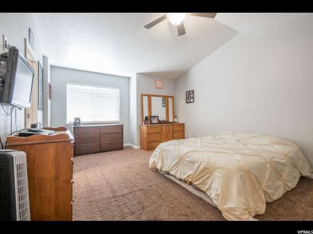 Building Photo - Lovely Townhome Conveniently Located Near ...