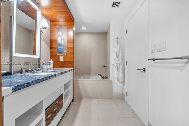 Building Photo - 6801 Collins Ave