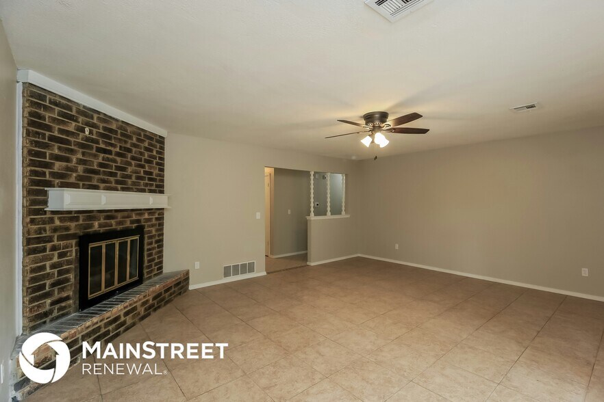 Building Photo - 8816 NW 82nd St