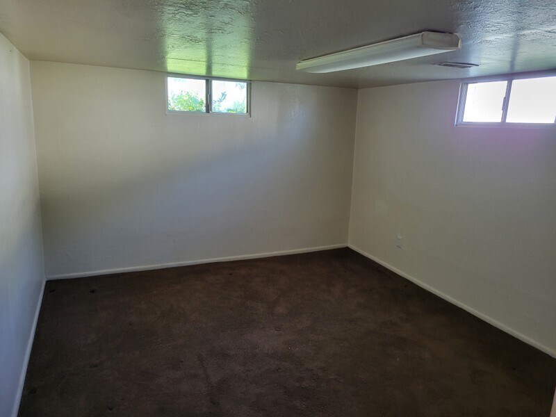 Building Photo - 395 N 600 E