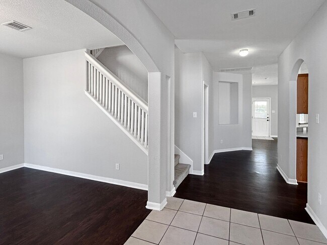 Building Photo - Converse Living at Its Best – Large 5-Bedr...