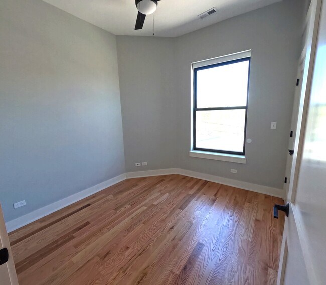 Building Photo - 3473 S Archer Ave
