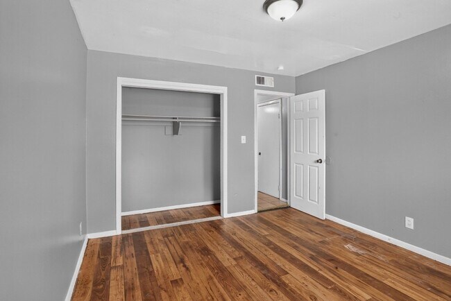 Building Photo - 609 Allen Dr