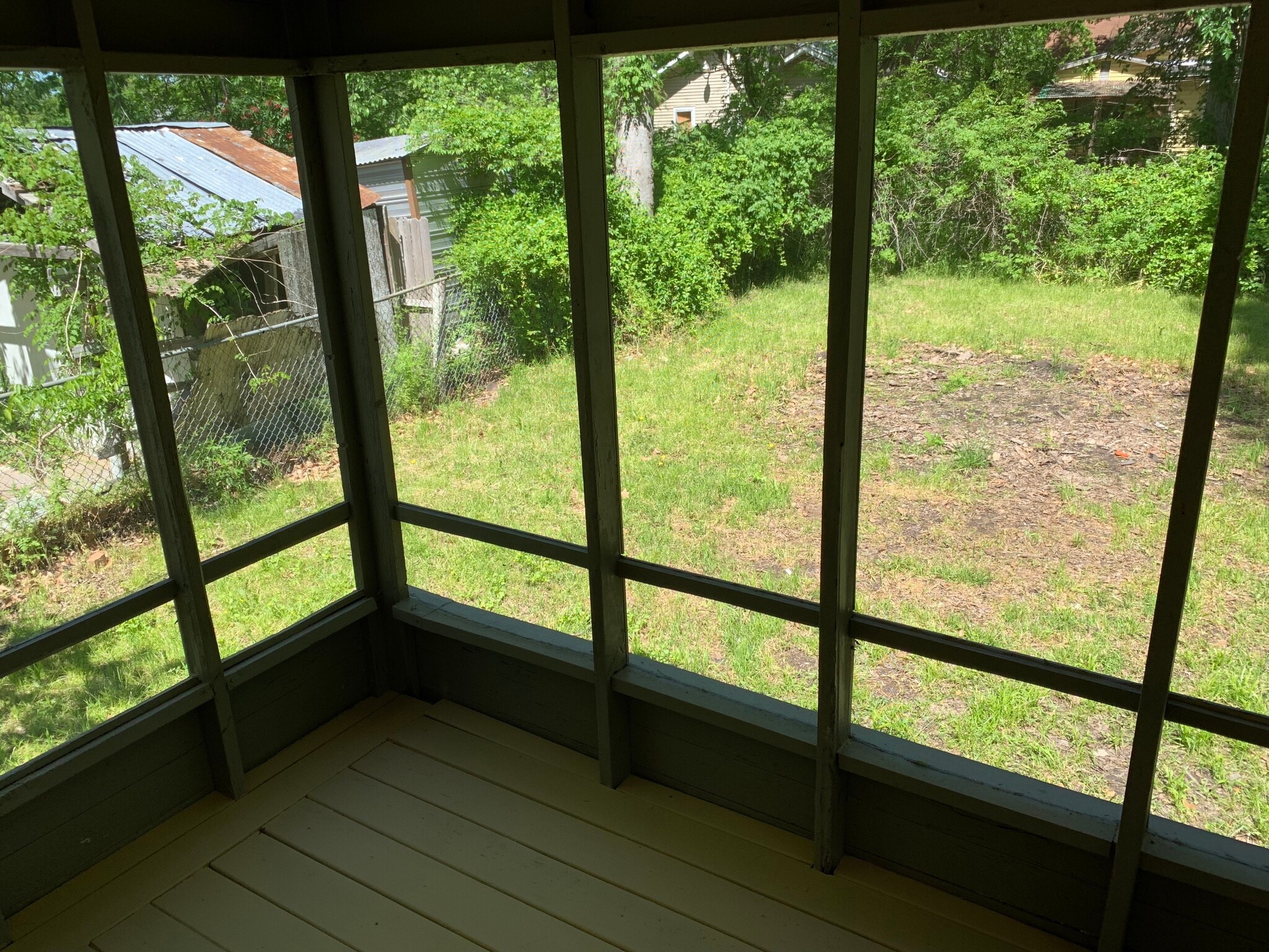 Building Photo - 519 E Evergreen St