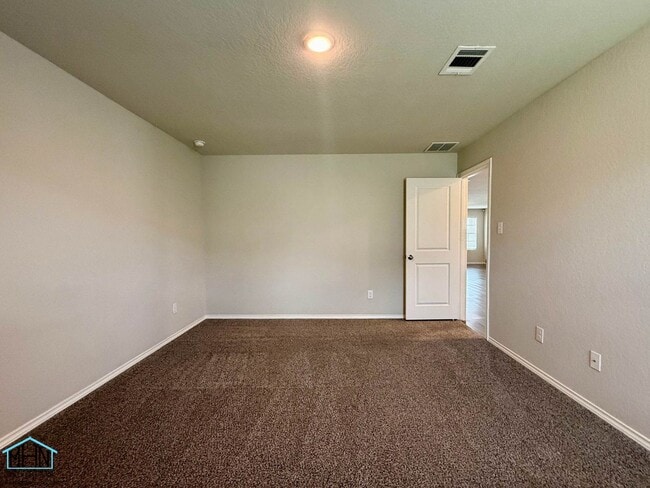 Building Photo - Come home and relax in comfort and style! A single story beauty, near Randolph & Ft Sam in Conver...