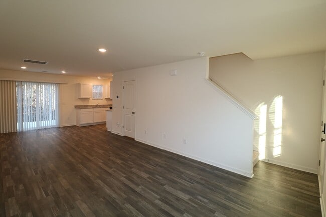 Building Photo - 757 Whitney Rd