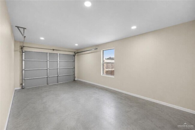 Building Photo - 16 San Pascual St