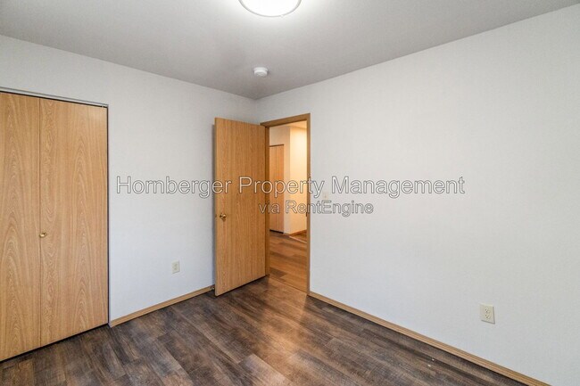 Building Photo - 1501 N Regal St