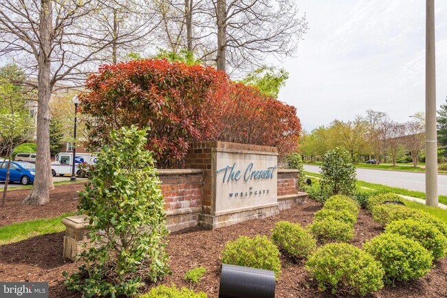 Building Photo - 2204 Westcourt Ln